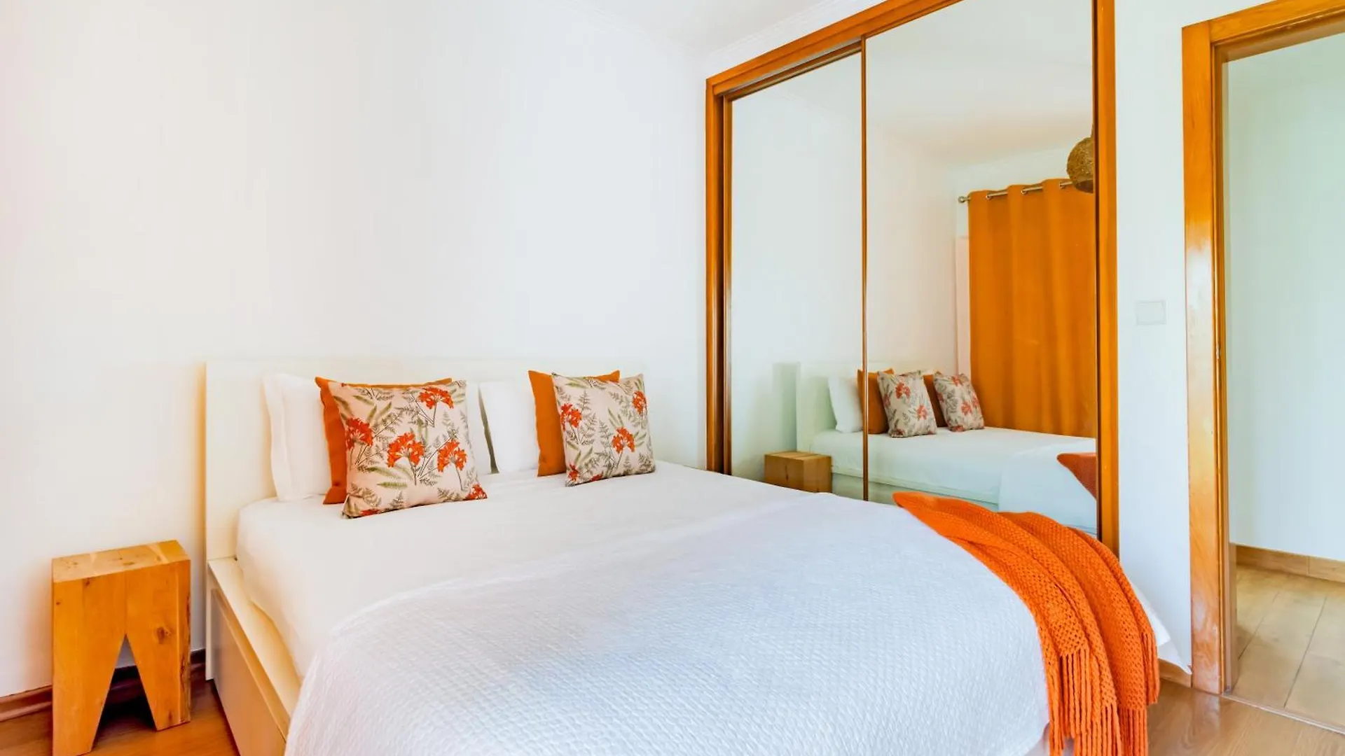 Santo Amaro Beach Family Stays Oeiras 0*,  Portugal